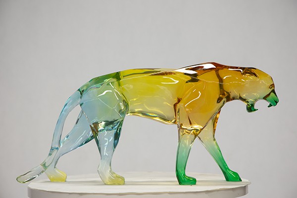 Gradient Transparent Resin Panther Sculpture For Home Decor